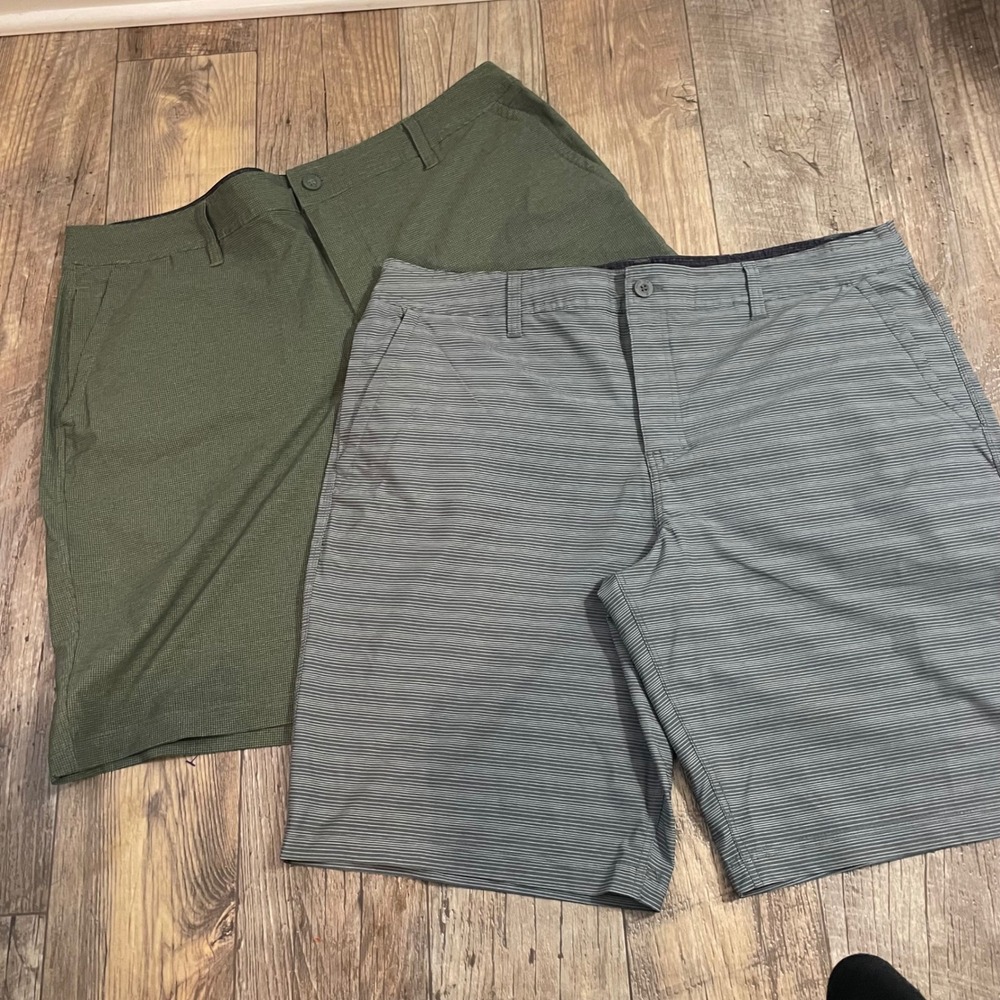 Hang Ten Mens Hybrid Shorts Lot of 2 Sz40 Green Grey Striped Walk Shorts Stretch